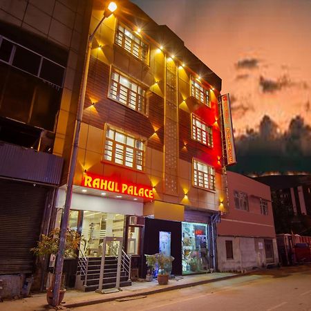 Rahul Palace By Golden Tree Near Metro Station And Ajmal Khan Market Нью-Делі Екстер'єр фото