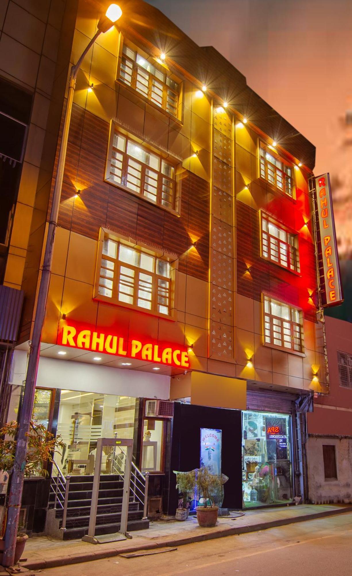 Rahul Palace By Golden Tree Near Metro Station And Ajmal Khan Market Нью-Делі Екстер'єр фото