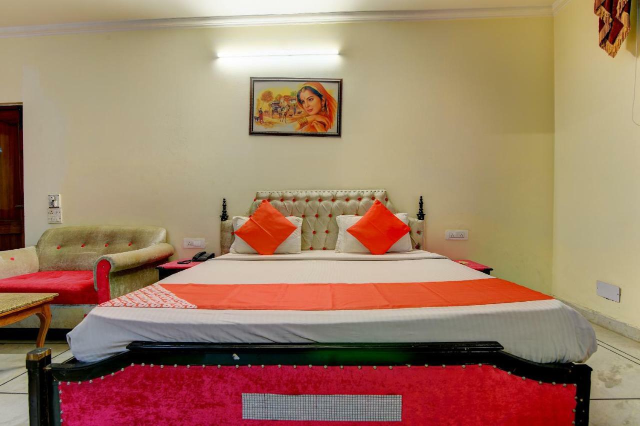 Oyo 3647 Hotel Rahul Palace Нью-Делі Екстер'єр фото