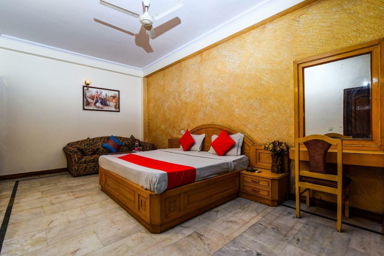Oyo 3647 Hotel Rahul Palace Нью-Делі Екстер'єр фото